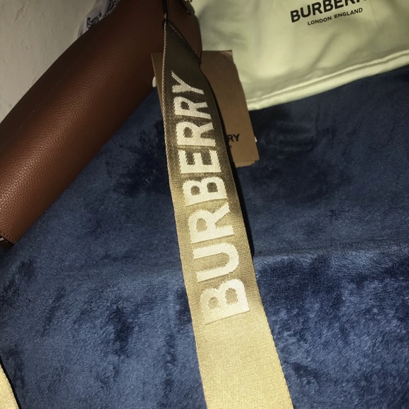 Burberry purse - Picture 2 of 4